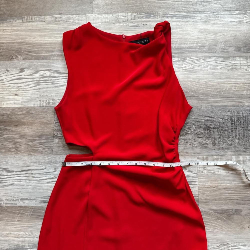 dresses - Picture 6 of 8